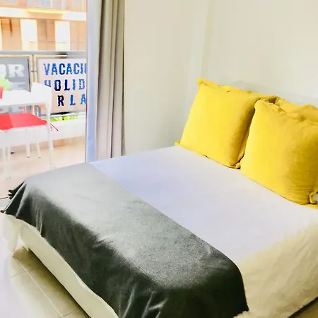 Centrico Apartamento Con Balcon Cerca De La Playa דירה *