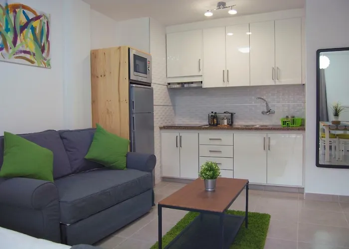 Centrico Apartamento Con Balcon Cerca De La Playa Apartman *