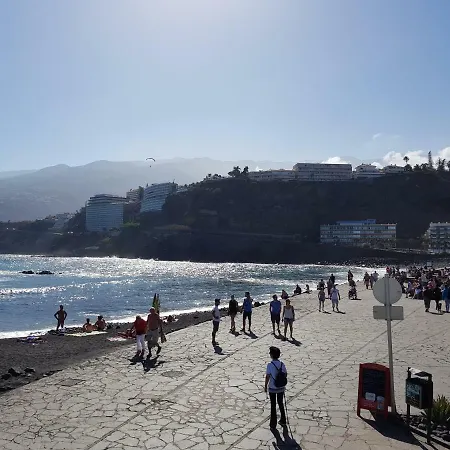 Centrico Apartamento Con Balcon Cerca De La Playa *