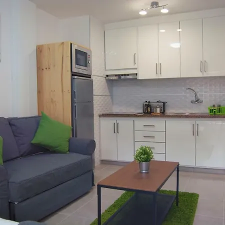 Centrico Apartamento Con Balcon Cerca De La Playa Apartman *