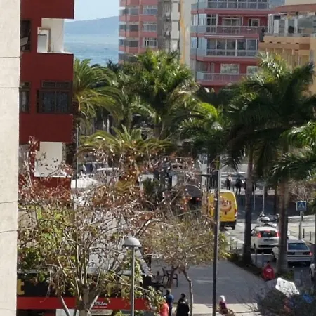 Centrico Apartamento Con Balcon Cerca De La Playa Διαμέρισμα *